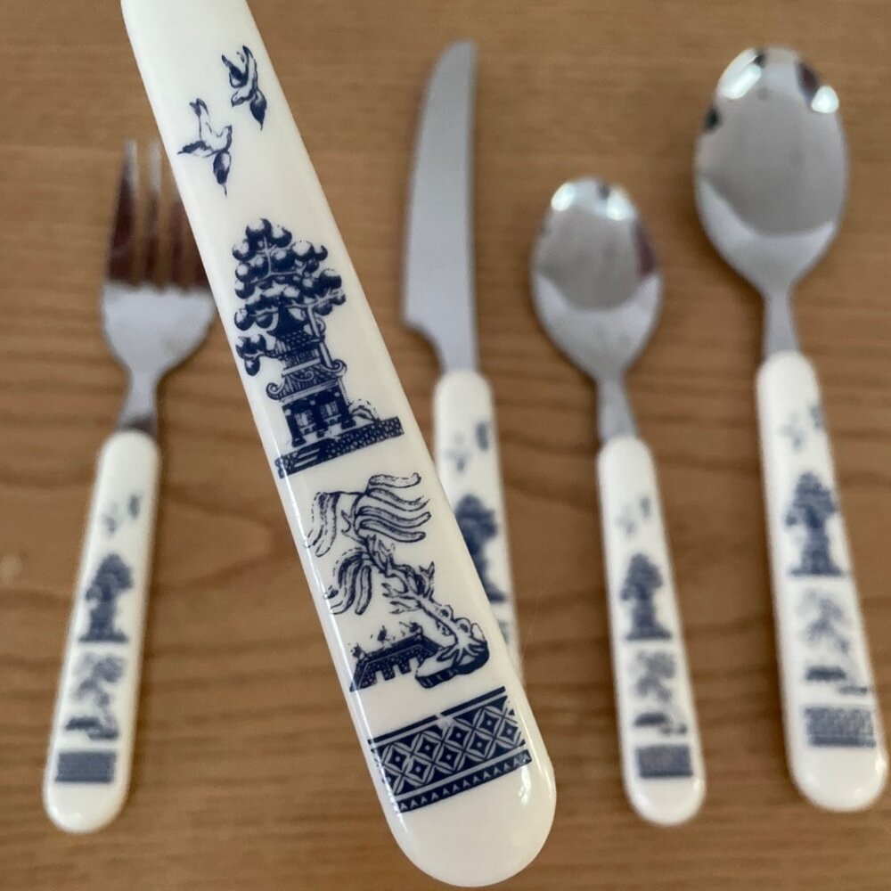 Vintage Blue Willow Pattern 5 Pc Place Setting Stainless Flatware Taiwan